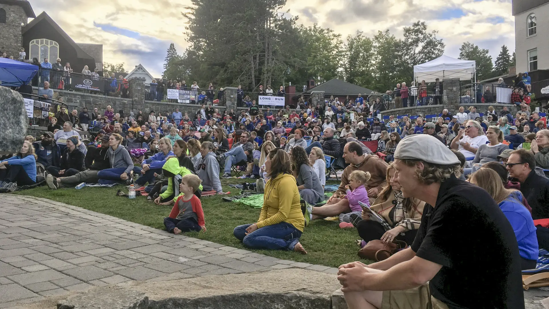 A big crowd gathered to listen to music at Mid's Park
