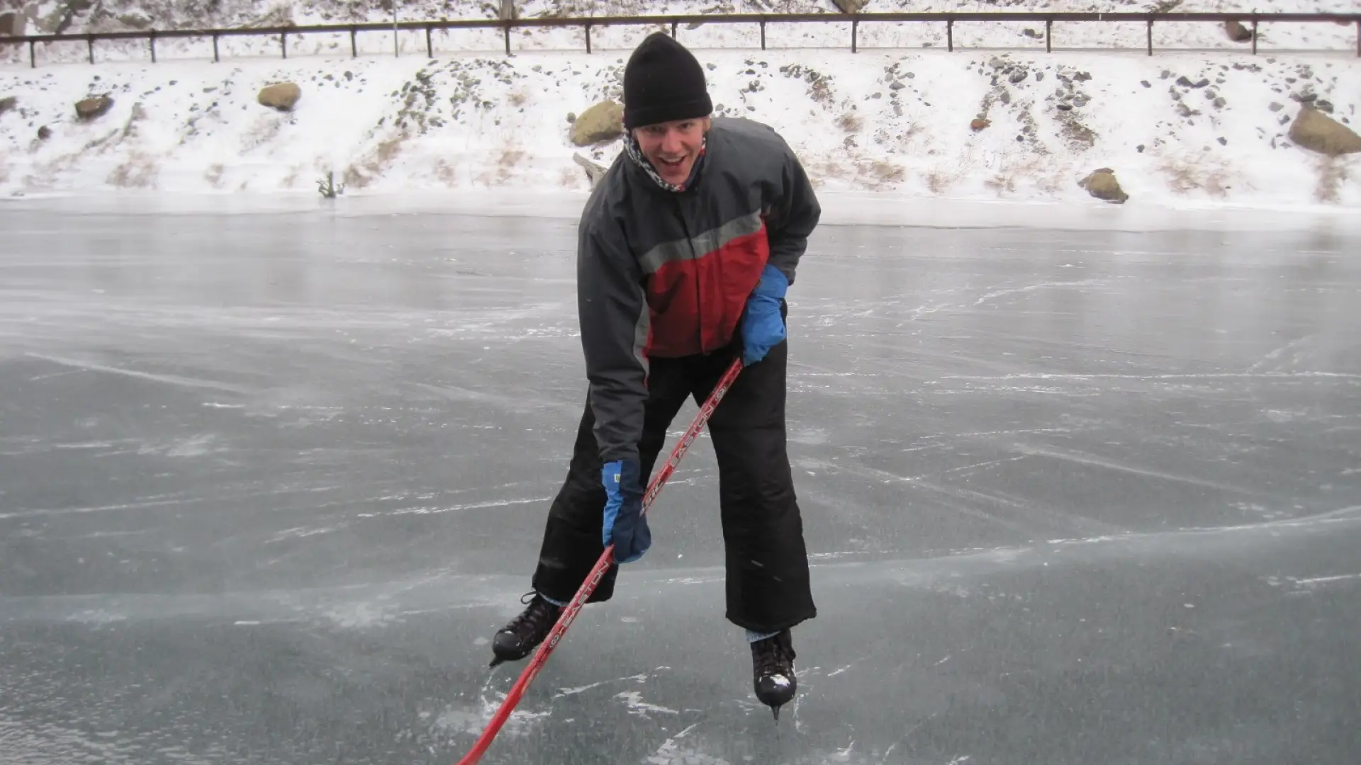 From figure skates to hockey sticks, the Cascades are a great place to strap on the blades!