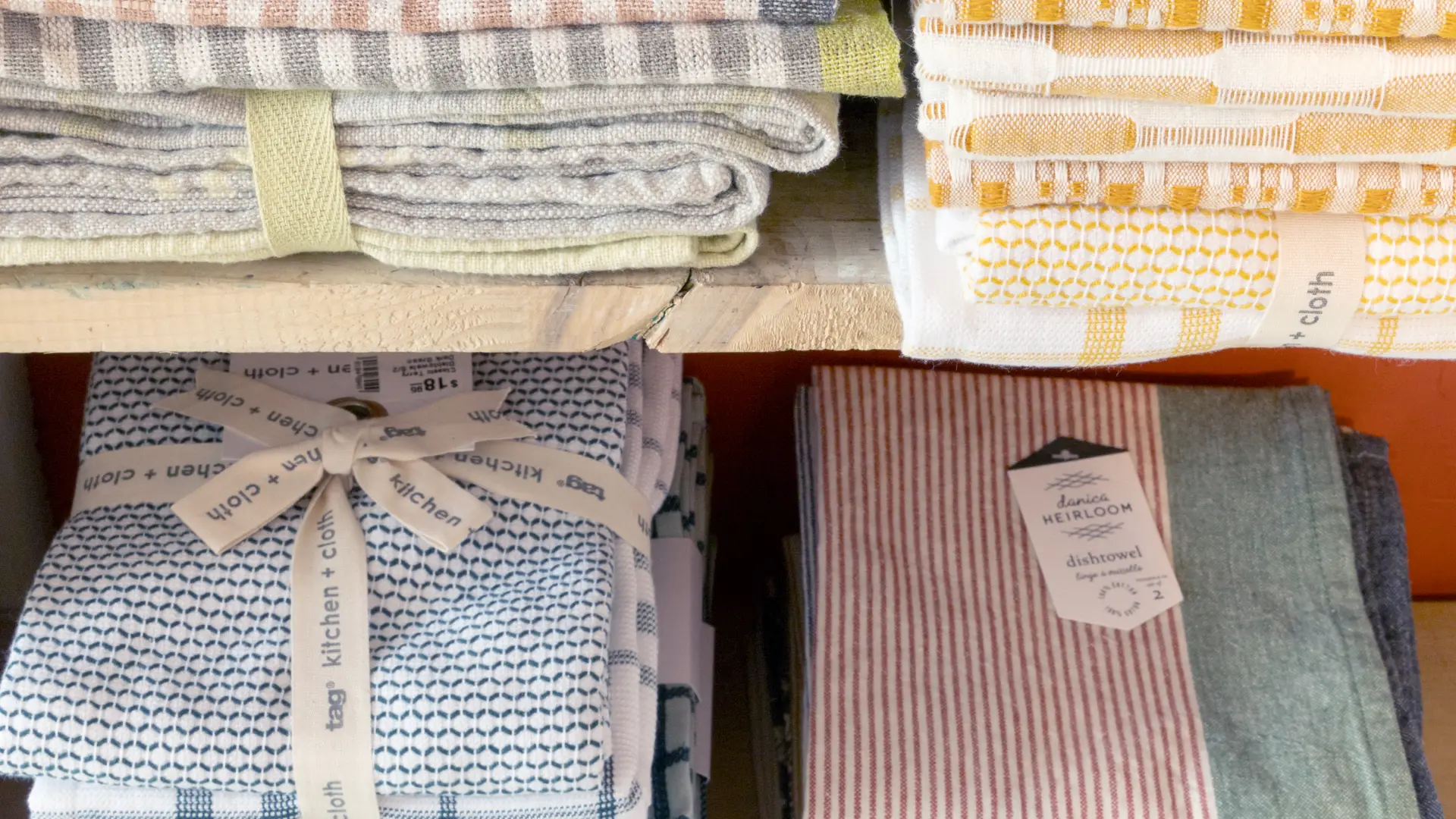 Hand towel sets in a variety of colors, patterns and sizes.