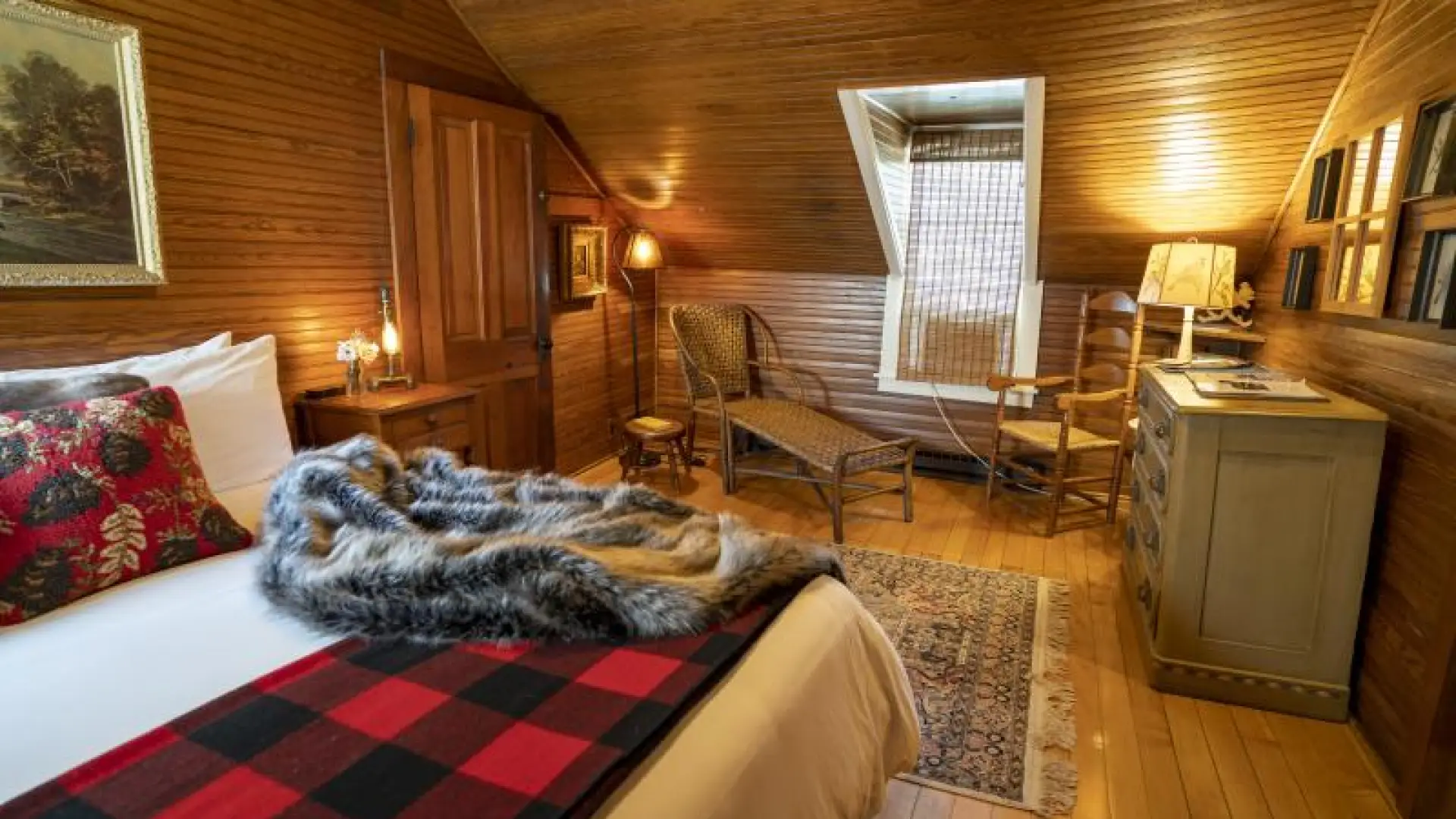 A lodge-style room in a hotel.