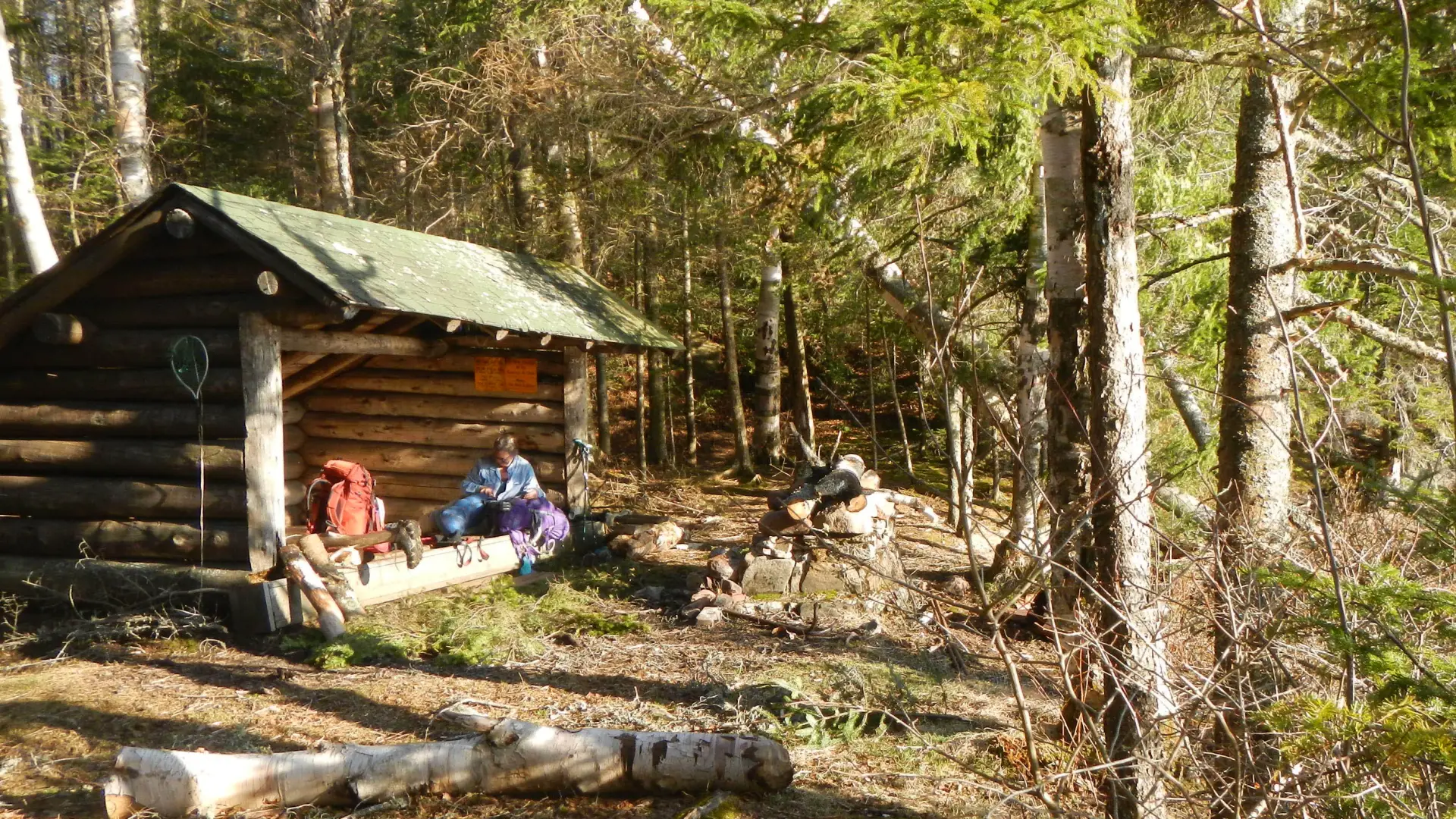 There are many leantos and and primitive camping sites along the trail.