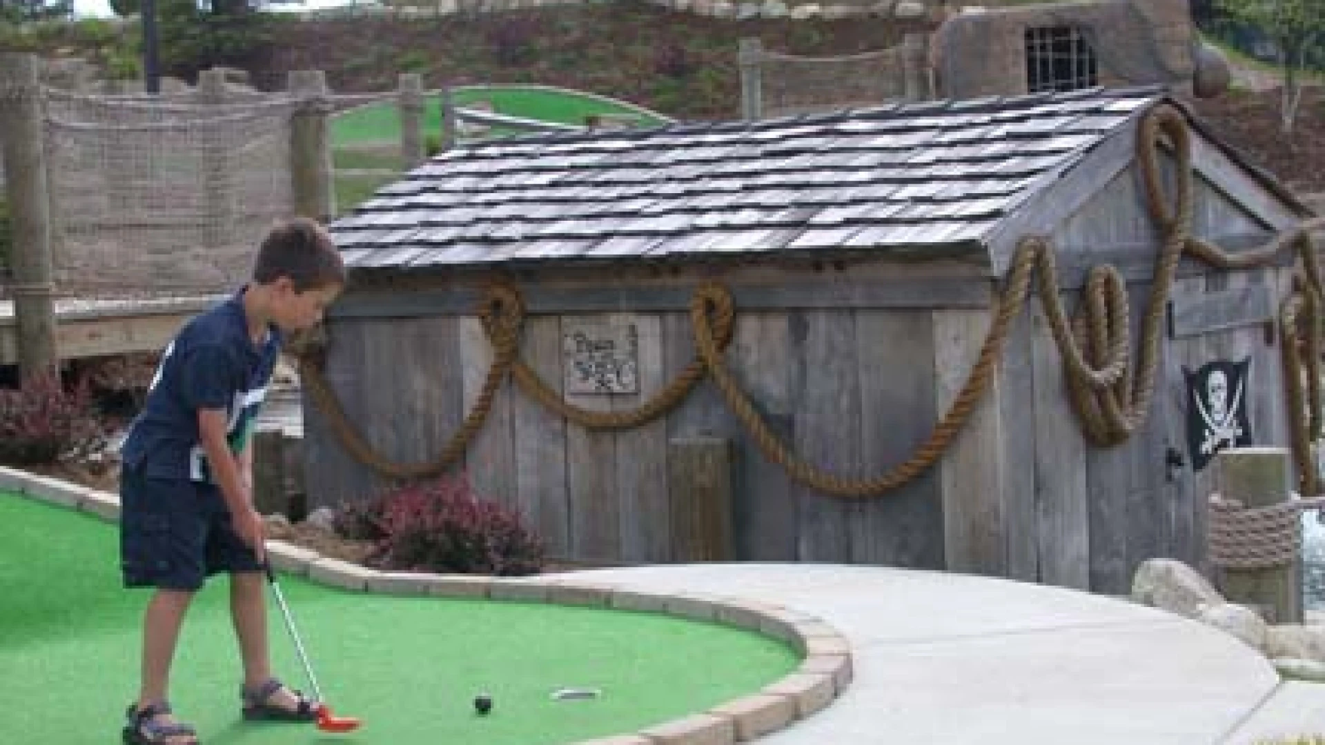 Pirate's Cover Mini Golf