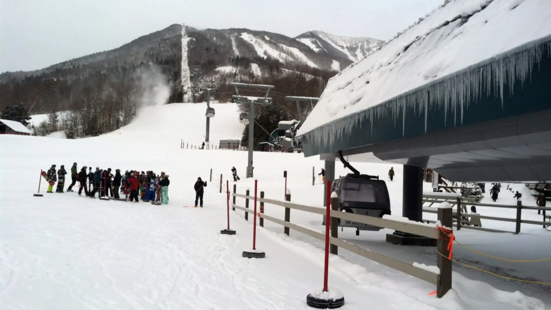 General public at 8:00am waiting for the opening of the gondola at 8:30am