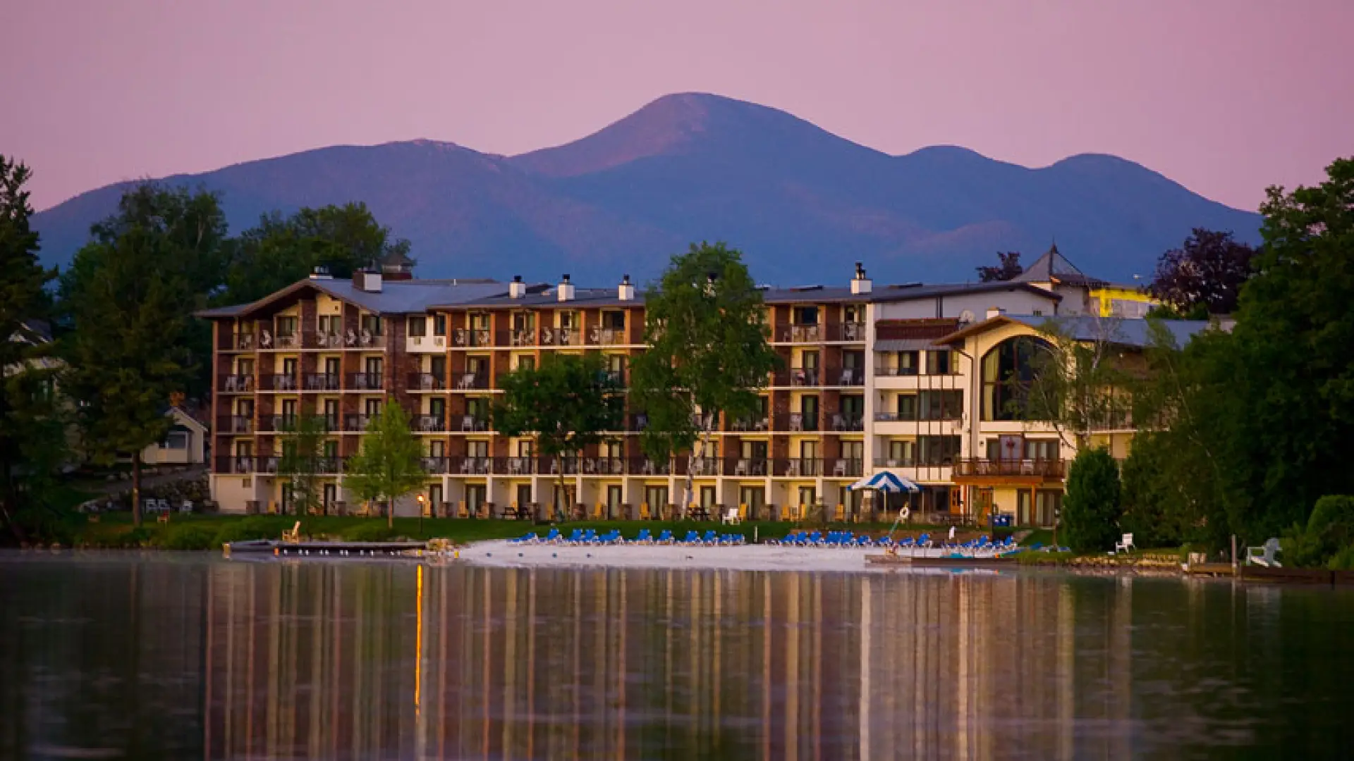 A hotel in Lake Placid on the lake.