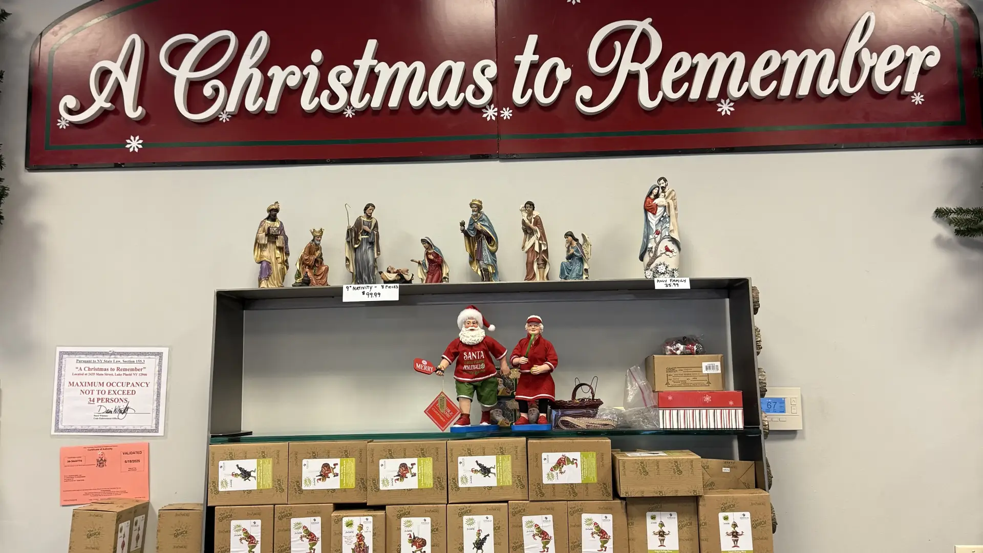 The front entry way with a sign reading A Christmas to Remember