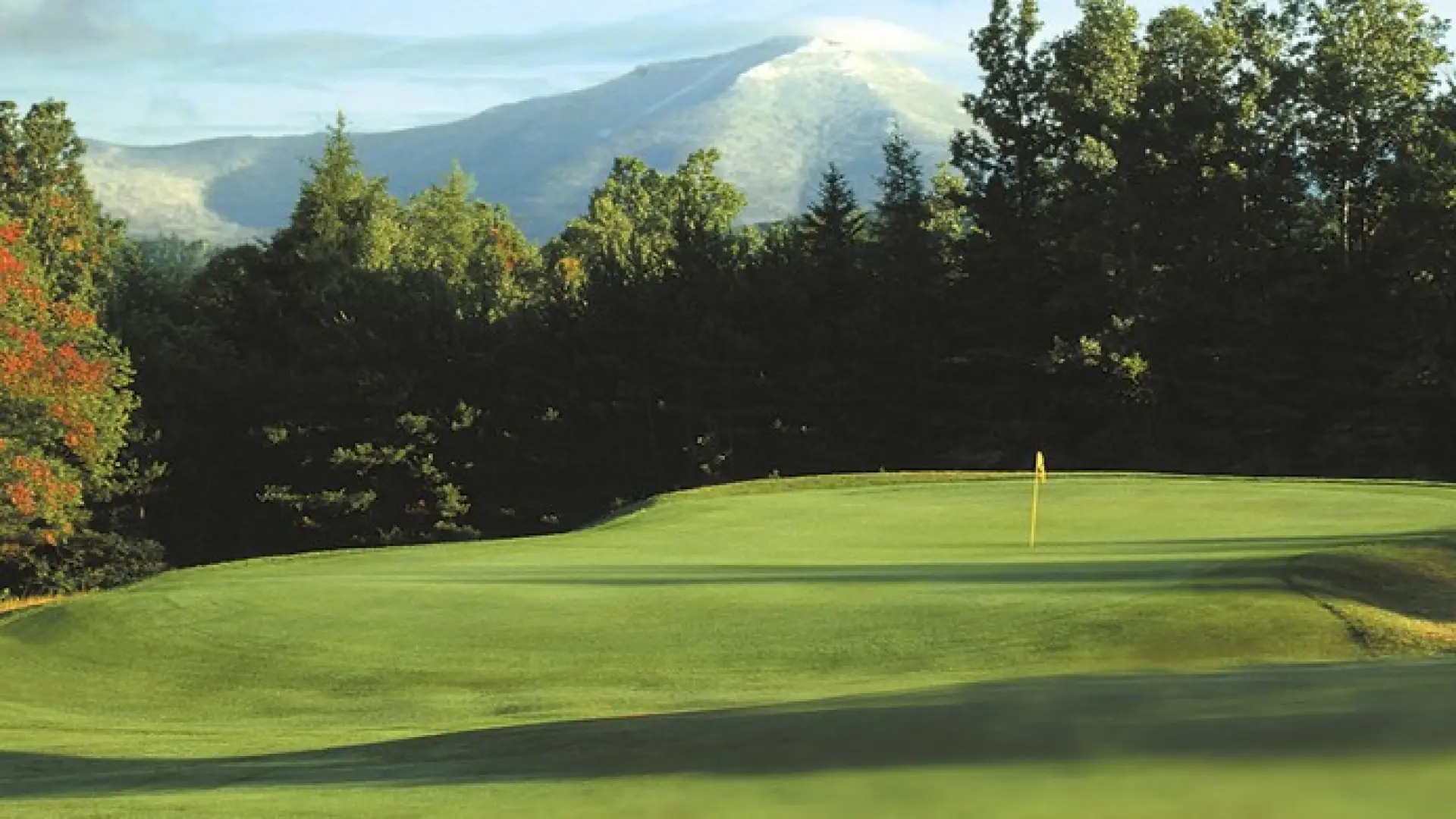 Golf course with mountain 
