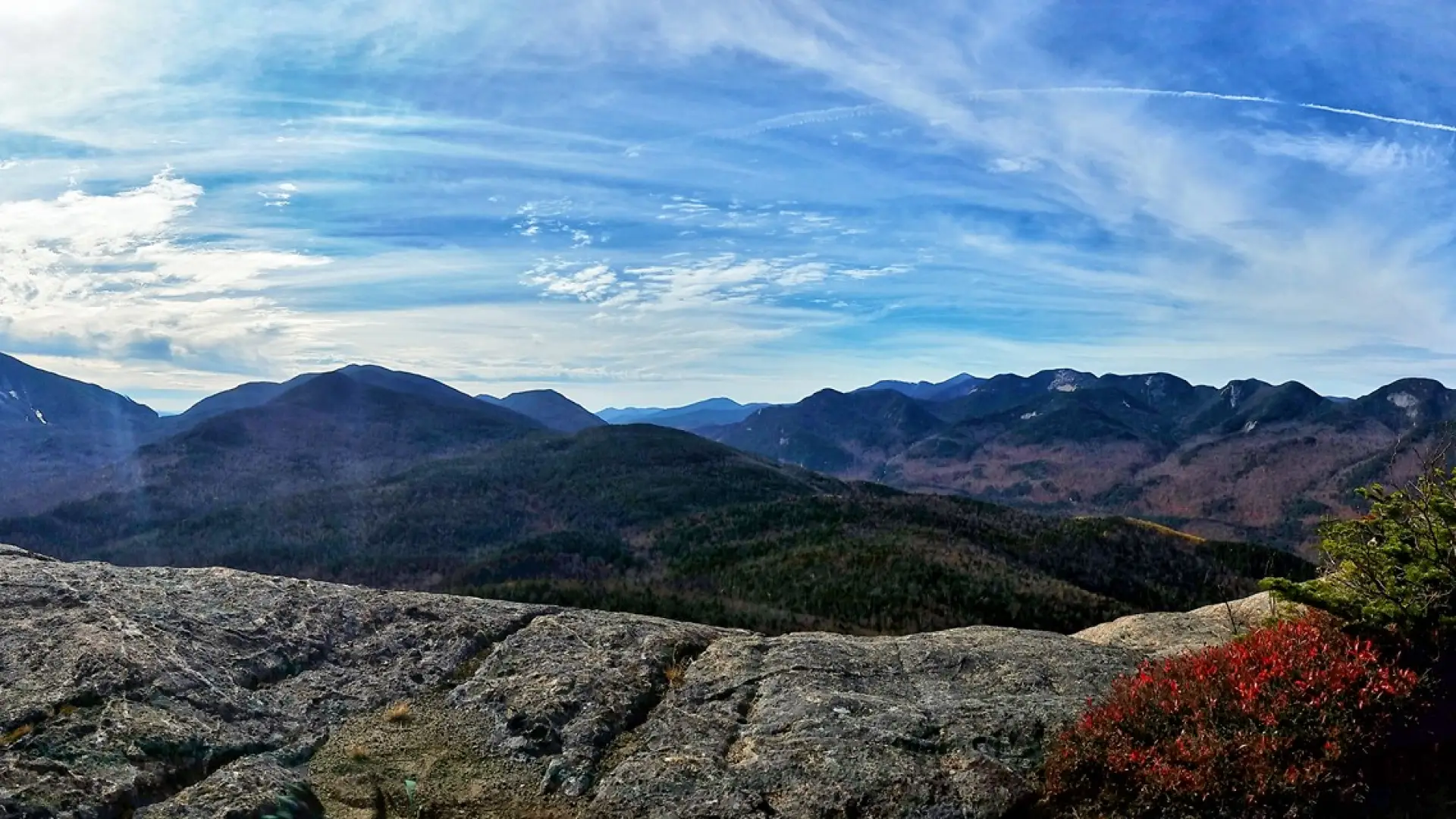 Outstanding views and fun climbing experiences on Noonmark.