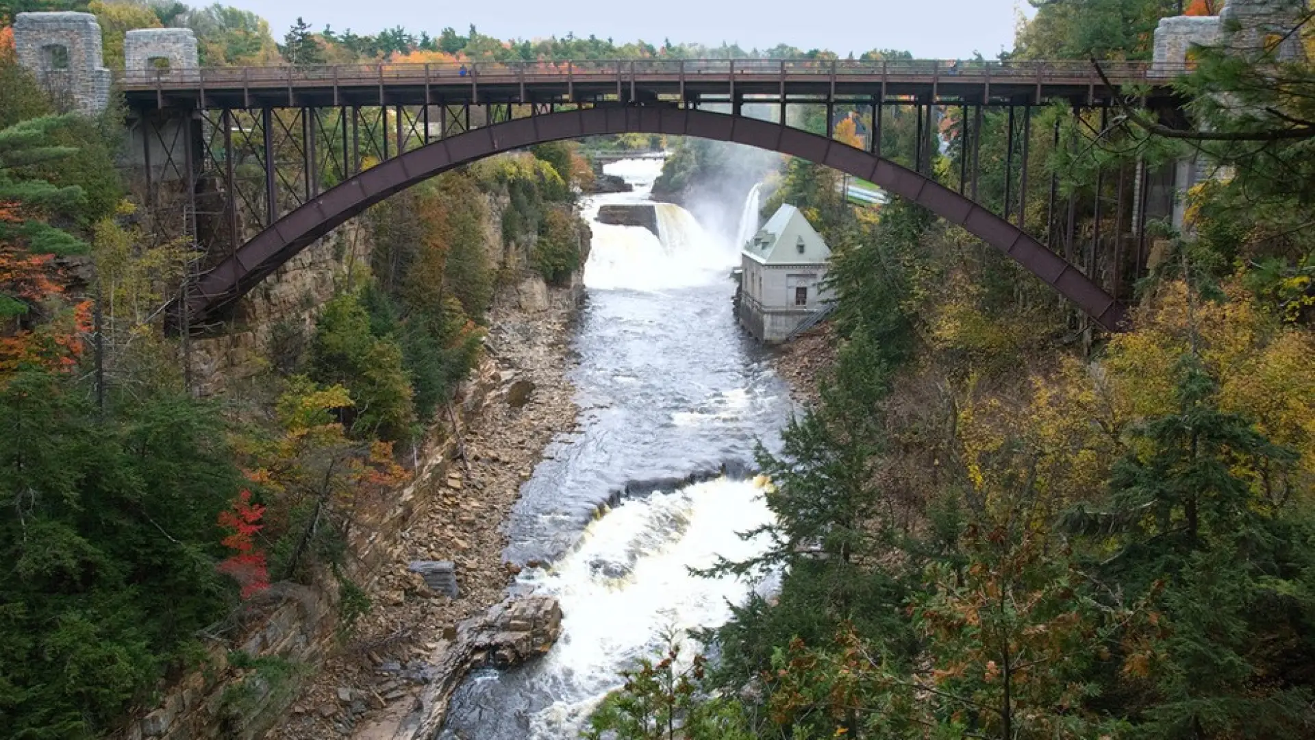 Bridge going over Ausable Chasm
