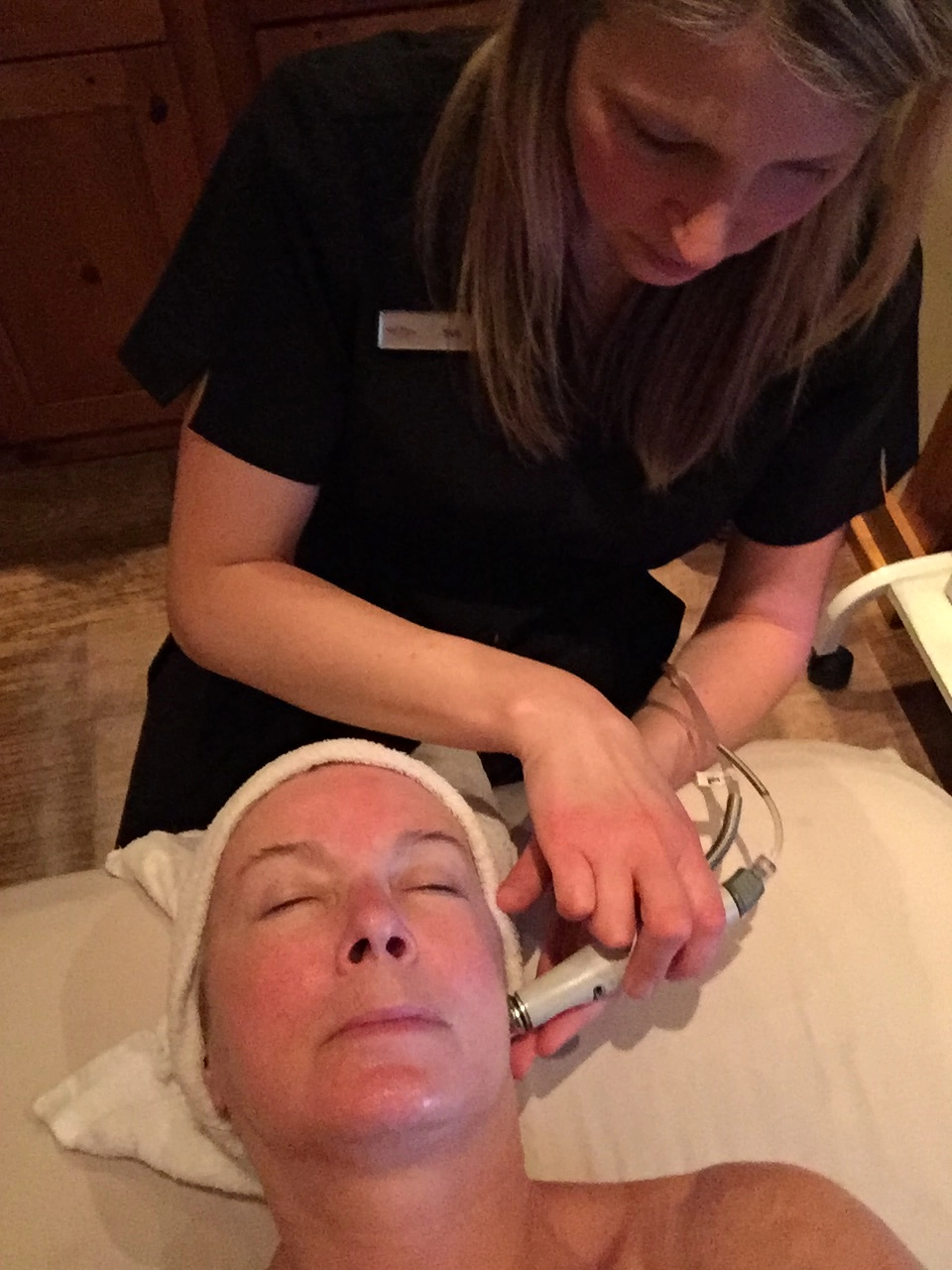 The Hydrafacial tool feels like a mini vacuum cleaner.