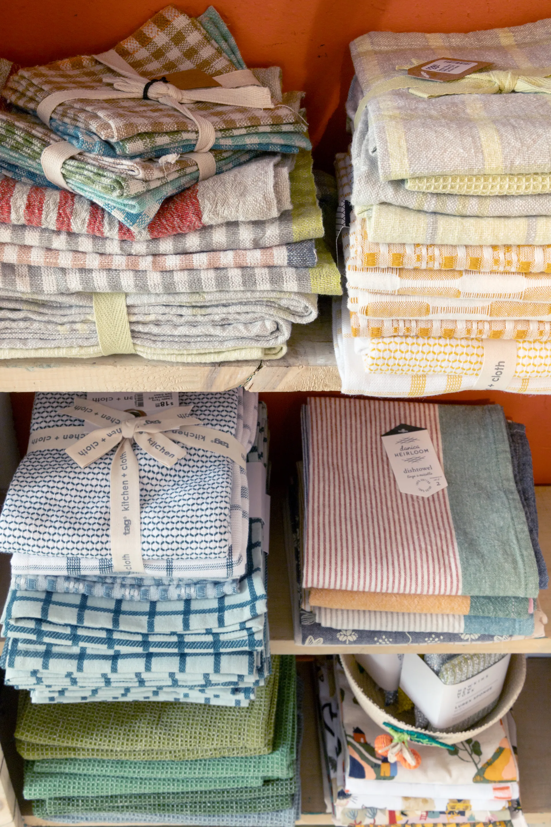 Hand towel sets in a variety of colors, patterns and sizes.