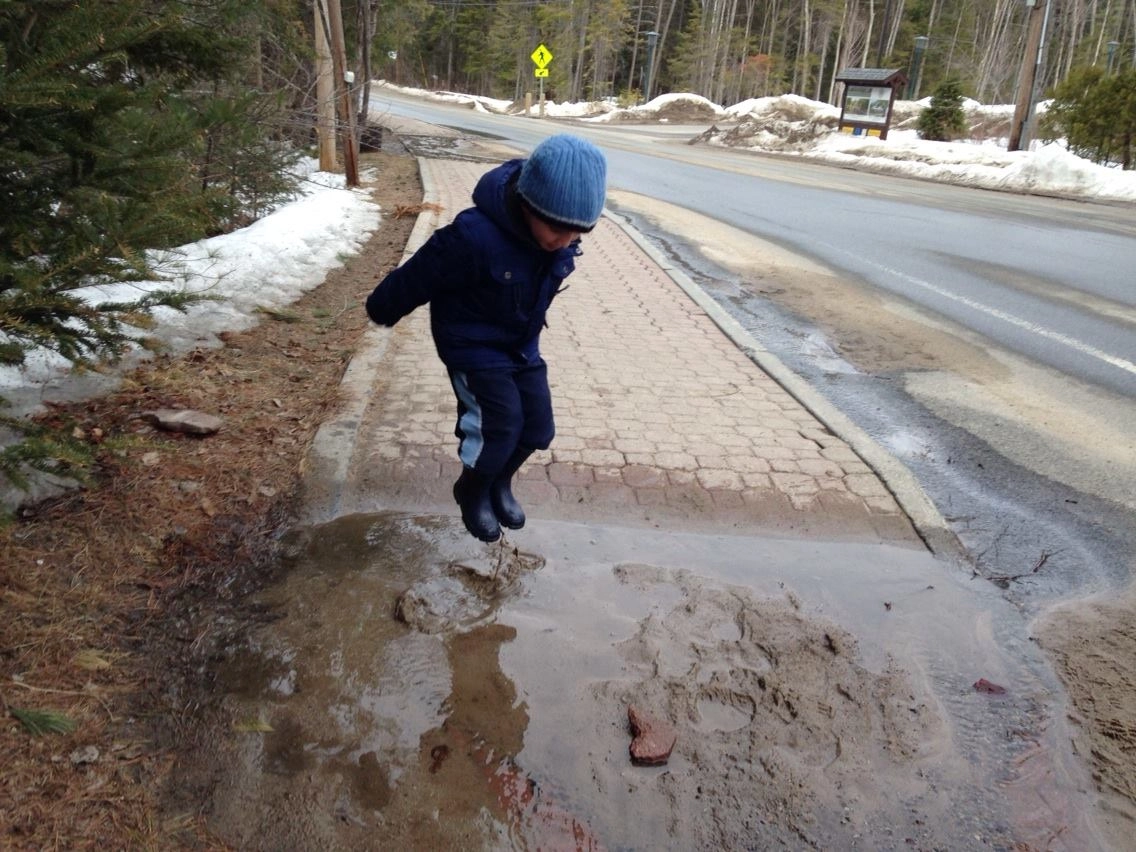 Yeah, Mud Season isn't so bad afterall :) And, I think Oliver benefitted from my little mommy time-out, as well!
