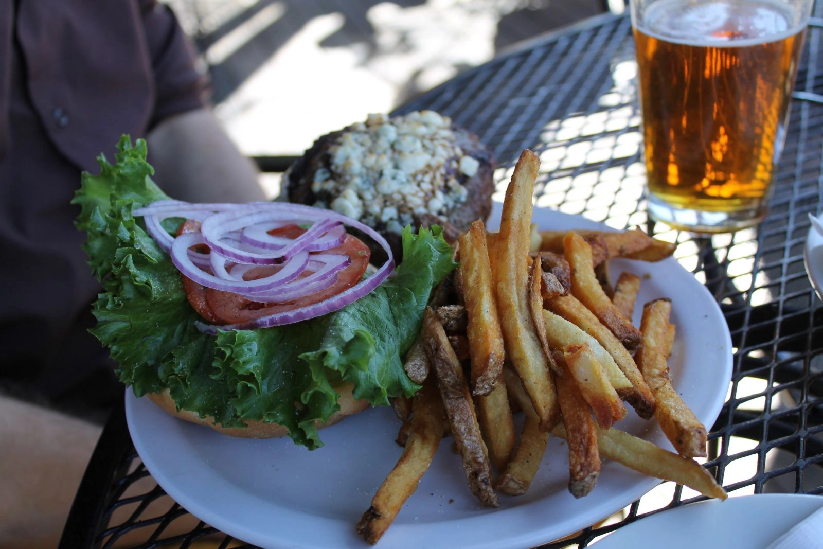 You can definitely judge a restaurant by the quality of standards like this, and Lisa G's always passes with flying colors.
