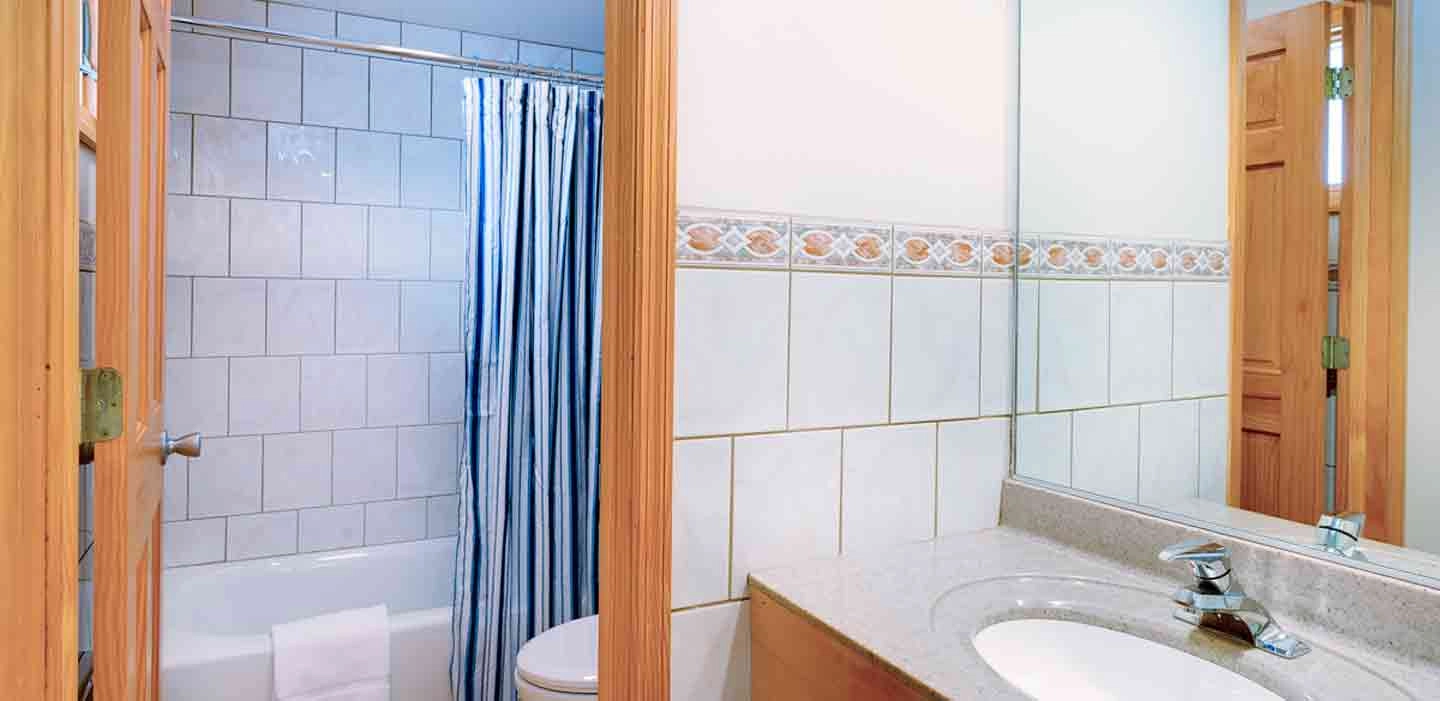 A bright and clean bathroom.
