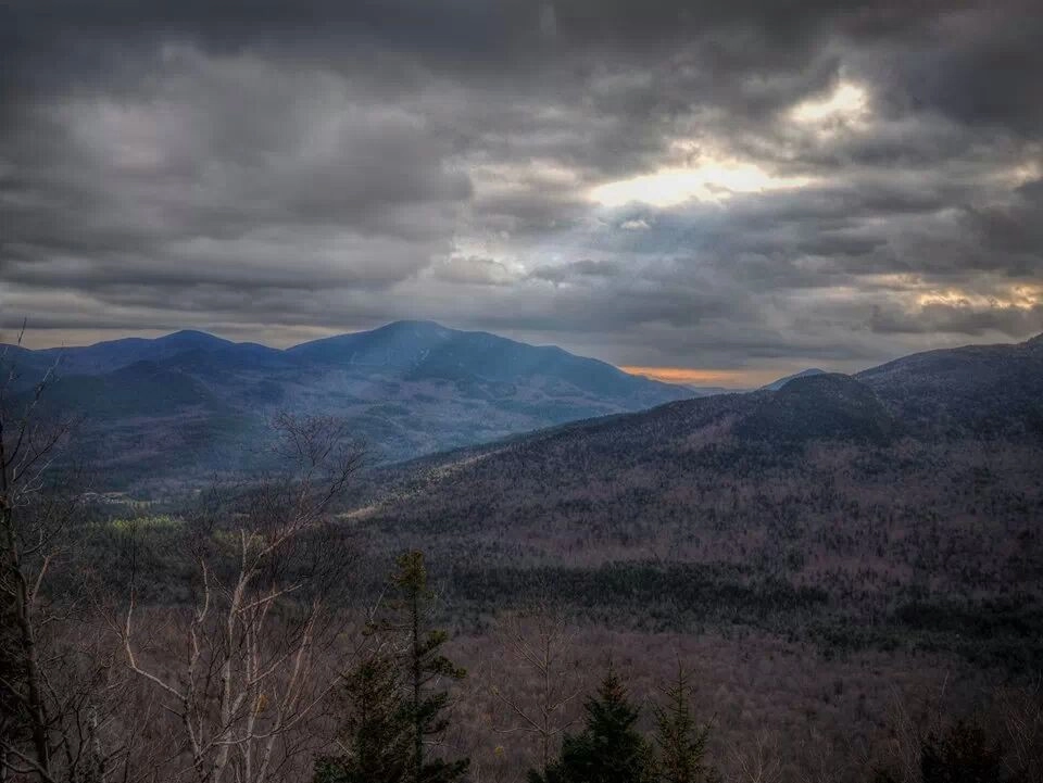 The glory of the Great Range in the light of autumn.