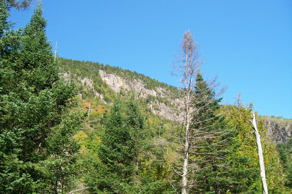 The bluffs that rise up from the river are an impressive scenic backdrop.