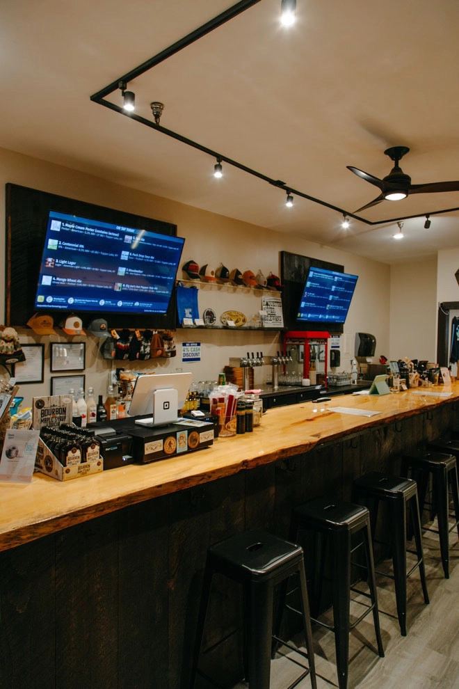 The bar with tvs