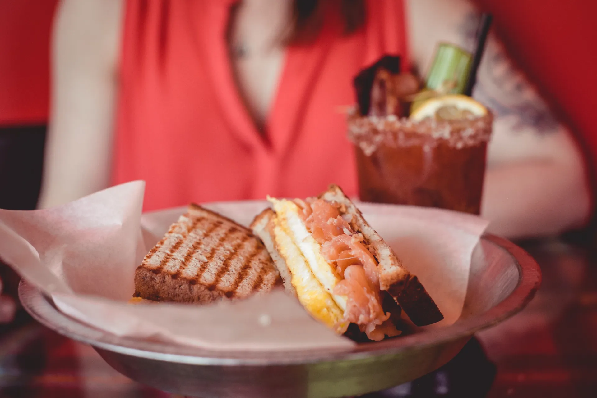 picture of a sandwich on a plate