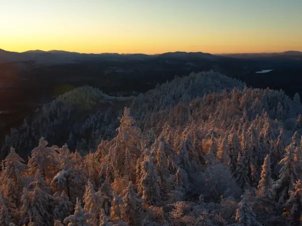Bring headlamps for dawn and dusk photos.