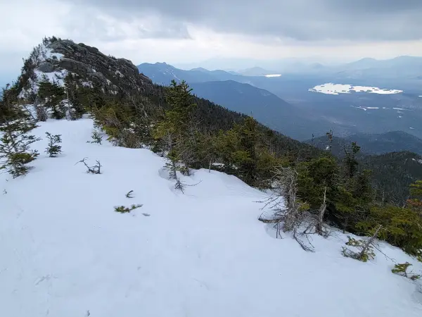 A pointed rocky summit ridge