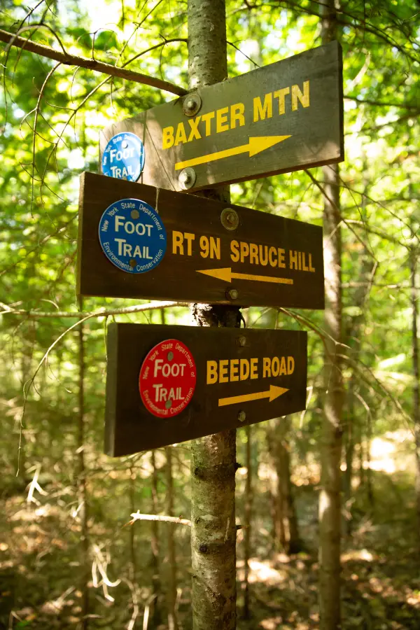 There are intersections with other trails.
