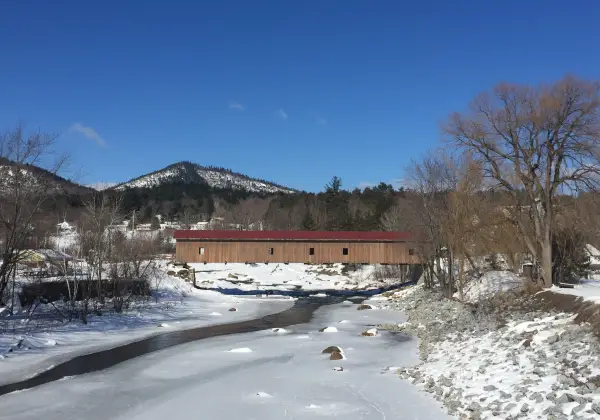 With winter, new elements of the landscape appear.