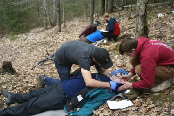 Participants during the Wilderness First Aid Course