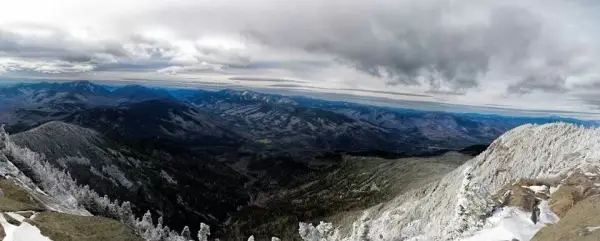 This breathtaking view will delight the senses of any Winter 46er.