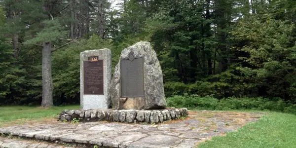 The two memorial stones make it easy to spot.