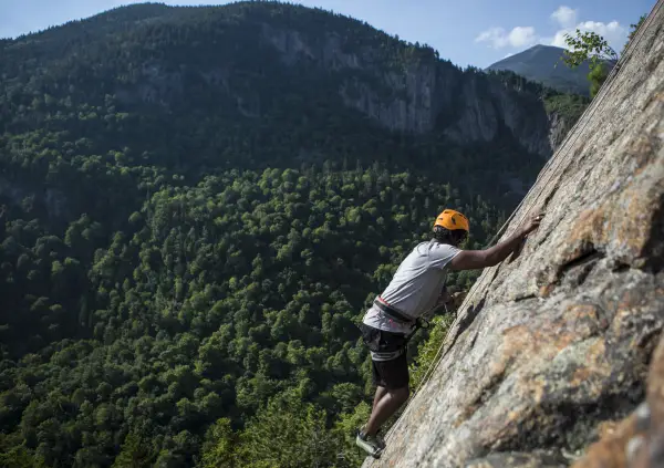 Trad climbing on a small crag, short but high quality.