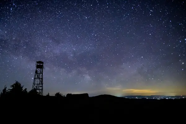 A firetower under the stars